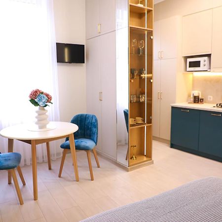 Modern Apartment, 3Mins To Opera Львів Екстер'єр фото