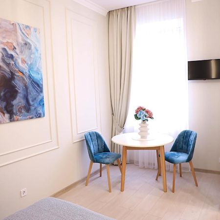 Modern Apartment, 3Mins To Opera Львів Екстер'єр фото